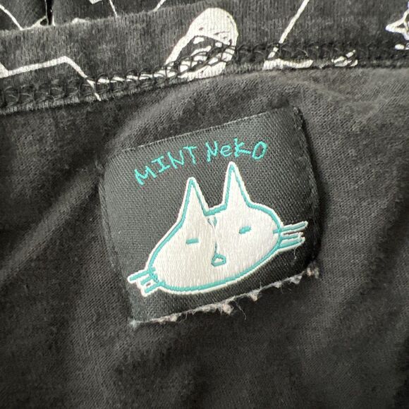 Mint Neko Long Sleeve Shirt Women Medium Black Cat All Over Print Novelty Tee - Picture 5 of 15